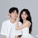Zhu Zhengting & Lu Yuxiao Bintangi Drama "Quan Shi Jie Dou Zai Deng Ni Men Fen Shou" Drama romansa fantasi "Quan Shi Jie Dou Zai Deng Ni Men Fen Shou / 全世界都在等你们分手" yang dibintangi oleh Zhu Zhengting, Lu Yuxiao, Huang Tingting, Wang Haoxuan, Xu Chun, Wu Mansi, Hu Chunyang telah menggelar upacara syutingnya. Tionghoa Org - Wu Yuheng & Kong Xue’er Dalam Pemotretan Kolaborasi Majalah Cosmopolitan China x “Sleepless Night” - 4