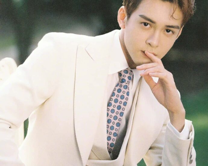 Zeng Shunxi Bagikan Foto Dari Pemotretannya Untuk Drama Wuxia “Heroes” Joseph Zeng (Zeng Shunxi) membagikan foto dari pemotretannya untuk drama wuxia “Heroes / 说英雄谁是英雄” Tionghoa Org - Zeng Shunxi Bagikan Foto Dari Pemotretannya Untuk Drama Wuxia “Heroes” - 2