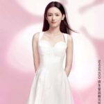 Royal Rumours 花琉璃轶闻, Drama Tiongkok Kostum Romantis Komedi "Royal Rumours" adalah drama Tiongkok komedi romantis berlatar zaman kuno, disutradarai oleh Zhou Jiawen dan dibintangi oleh Jeremy Xu (Xu Zhengxi) dan Meng Ziyi sebagai pemeran utama. Tionghoa Org - Zhou Ye Sebagai Juru Bicara Untuk Merek Shiseido - 1