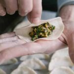 Seribu Karakter Klasik : Langit Hitam Bumi Kuning, Alam Semesta Luas Tiada Batas (天地玄黄, 宇宙洪荒) Penjelasan Untuk 天地玄黄 Inilah 3 Cara Berbeda Memasak Jiaozi (饺子)