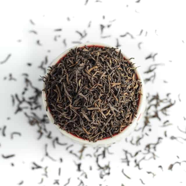 Dua Jenis Teh Pu'er (普洱茶) : Teh Pu'er Mentah (生普洱茶) Dan Teh Pu'er Matang (熟普洱茶) Cukup sering orang merasa bingung denga teh Pu'er. Dua Jenis Teh Pu'er (普洱茶) : Teh Pu'er Mentah (生普洱茶) Dan Teh Pu'er Matang (熟普洱茶)