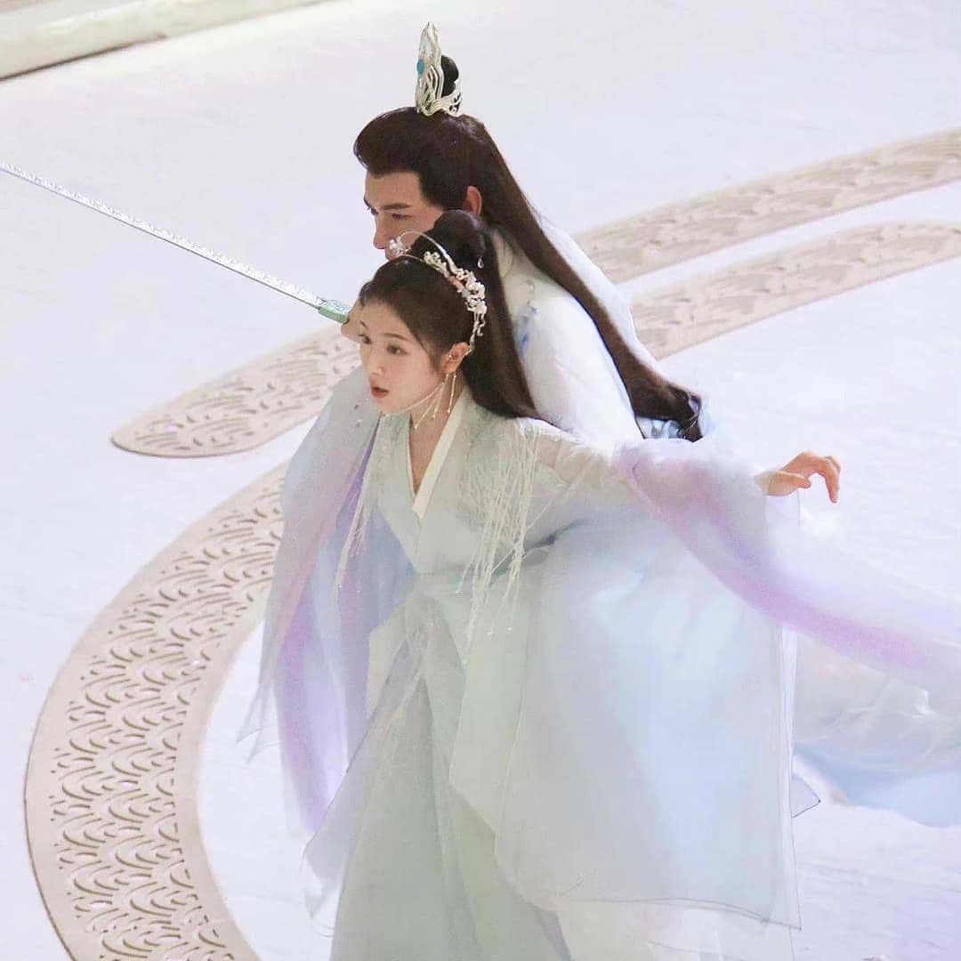 Chen Xingxu & Li Landi Saat Syuting Drama “Love When The Stars Fall” Chen Xingxu & Li Landi terlihat sedang syuting untuk Drama romansa xianxia “Love When The Stars Fall / 星落凝成糖” Tionghoa Org - Chen Xingxu & Li Landi Saat Syuting Drama “Love When The Stars Fall” - 2