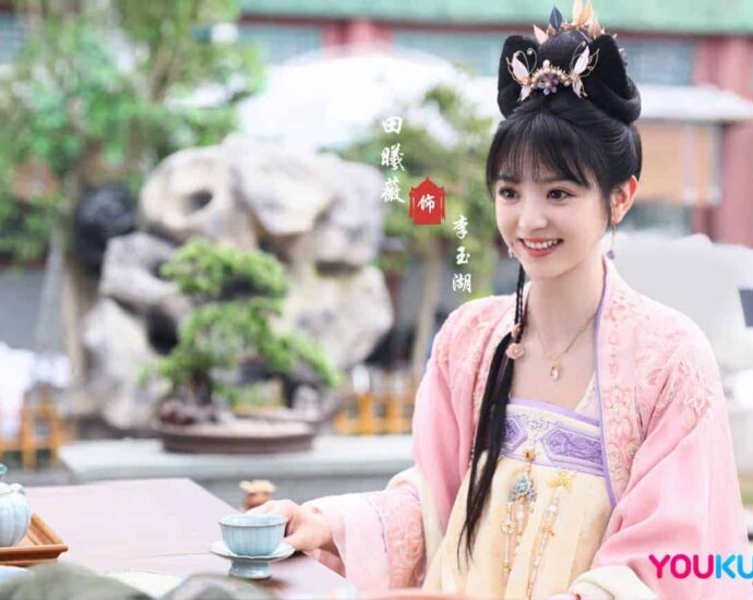 Drama “Wrong Carriage Right” Yang Dibintangi Tian Xiwei & Ao Ruipeng Telah Selesaikan Syutingnya Drama historikal “Wrong Carriage Right Groom / 新上错花轿嫁对郎” yang dibintangi Tian Xiwei, Ao Ruipeng, Zhao Shunran, Bai Bingke dan lainnya merilis still cut perdana dan telah selesai proses syutingnya. Tionghoa Org -Drama “Wrong Carriage Right” Yang Dibintangi Tian Xiwei & Ao Ruipeng Telah Selesaikan Syutingnya - 1