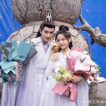 Huadian 花钿, Riasan Wajah Wanita Tiongkok Kuno Pola merah di dahi wanita yang sering kita lihat di film/drama historikal, Wuxia, maupun Xianxia, disebut "Huadian (Hanzi: 花钿 ; pinyin: huā diàn)". Huadian adalah aksesori khusus untuk riasan wanita pada Tiongkok kuno. Tionghoa Org - Drama Xianxia “Chong Zi” Yang Dibintangi Yang Chaoyue & Xu Zhengxi Telah Menyelesaikan Syuting - 1