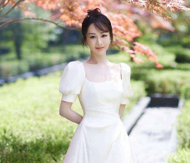 Kontraknya Tidak di Perpanjang, Yang Zi Umumkan Meninggalkan Agensi Huanrui Ent (H&R Century) Pada 15 November, melalui akun weibo Yang Zi mengumumkan bahwa kontraknya dengan Huanrui Century tidak akan diperpanjang ketika kontrak berakhir. Tionghoa Org - Kontraknya Tidak di Perpanjang, Yang Zi Umumkan Meninggalkan Agensi Huanrui Ent (H&R Century) - 1