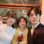 Ju Jingyi Nyanyikan OST Untuk Drama “Rebirth For You” Ju Jingyi nyanyikan lagu OST untuk drama “Rebirth For You” yang berjudul: "Mo Li”. Tionghoa Org - Miles Wei Bagikan Potretnya Bersama Hu Yi Xuan & Sun Si Cheng, Lawan Mainnya di Drama “Unforgettable Love” - 2