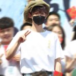 Biodata dan Profil Aktris Tiongkok, Hu Yixuan 胡意旋 Hu Yixuan, lahir pada 31 Januari 1995 di Kota Zhaotong, Provinsi Yunnan, adalah seorang aktris di Daratan Tiongkok. Tionghoa Org - Potret Bai Jingting Saat Syuting Drama Barunya “Chang Feng Du 长风渡” - 1