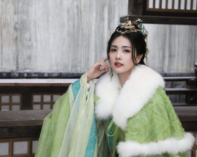 Tionghoa Org -Potret Bai Lu Saat Syuting Drama Xianxia “Till The End Of The Moon” - 2
