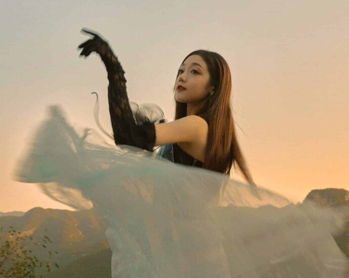 Tionghoa Org -Potret Curley Gao (Xilinnayi Gao) Untuk VOGUE+ - 3