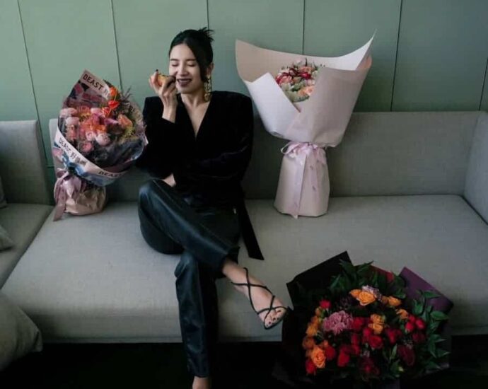 Song Jia Memenangkan Penghargaan Aktris Terbaik di BIFF 2021 Asia Contents Awards Baru-baru ini aktris Song Jia telah diumumkan sebagai pemenang penghargaan Aktris Terbaik untuk penampilannya dalam drama “A Love For Dilemma” di BIFF 2021 Asia Contents Awards. Tionghoa Org - Song Jia Memenangkan Penghargaan Aktris Terbaik di BIFF 2021 Asia Contents Awards - 1