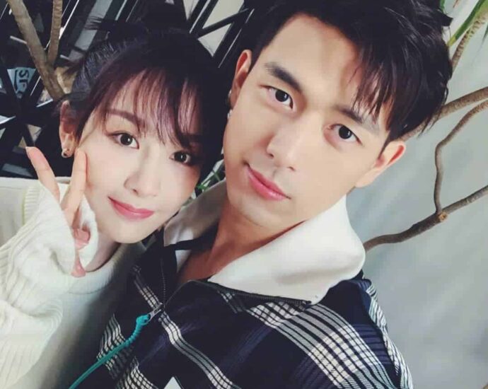 Tiga Kali Berturut-Turut, Yang Zi Kembali Mengucapkan Ulang Tahun Untuk Li Xian Yang Zi kembali memberikan ucapan ulang tahunnya untuk Li Xian tepat di jam 00:00 waktu setempat dengan memposting ulang postingan lamanya pada tahun 2019. Tionghoa Org - Tiga Kali Berturut-Turut, Yang Zi Kembali Mengucapkan Ulang Tahun Untuk Li Xian - 4