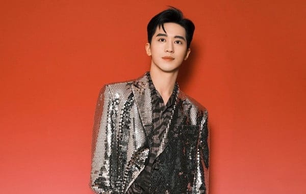 Timmy Xu / Xu Weizhou Umumkan Telah Resmi Menikah Pada hari ini (10/03/2022), melalui akun resmi weibonya. Timmy Xu mengumumkan pernikahannya dengan memposting surat nikahnya pada pukul 13:14. Tionghoa Org - Timmy Xu Xu Weizhou Umumkan Telah Resmi Menikah - 1