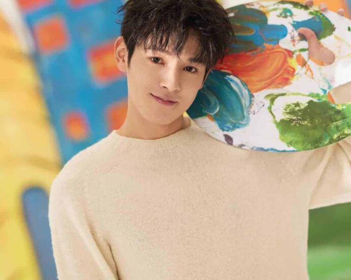 Wang Runze Bagikan Potret Barunya dan Umumkan Bergabung di M.Y. Entertainment Rayakan ulang tahunnya ke-28 hari ini, Wang Runzen bagikan pemotretan terbarunya dan mengumumkan telah resmi bergabung di Agensi M.Y Entertainment. Tionghoa Org - Wang Runze Bagikan Potret Barunya dan Umumkan Bergabung di M.Y. Entertainment - 2
