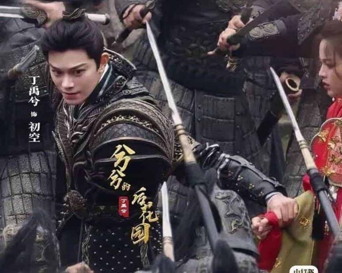 Yang Chaoyue & Ding Yuxi Dalam Potret Syuting Drama Romansa Xianxia “The Seventh Generation” Yang Chaoyue & Ding Yuxi terlihat sedang syuting untuk drama romansa xianxia “The Seventh Generation / 一时冲动七世吉祥”. Tionghoa Org - Yang Chaoyue & Ding Yuxi Dalam Potret Syuting Drama Romansa Xianxia “The Seventh Generation” - 1