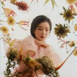 Biodata & Nama Fandom Tong Liya 佟丽娅 Nama fandom Tong Liya adalah 丫蜜 (dibaca: yā mì). Nama fandom ini tidak memiliki definisi yang tepat namun bisa diartikan sebagai sayang. 丫丫 (yā yā) adalah nama panggilannya dari para penggemarnya. Tionghoa Org - Zhao Liying Menghiasi Sampul Majalah GLASS China Untuk Promosi Drama “The Story Of Xingfu” - 1
