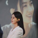 Potret Dilraba Dilmurat Untuk Acara Streaming Langsung Panasonic Potret Dilraba Dilmurat untuk acara streaming langsung mesin cuci Panasonic beberapa hari lalu. Tionghoa Org -Zhao Liying Untuk Peringatan Penghormatan Kepada Forum Yan’an - 2