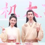 Biodata dan Profil Aktris Tiongkok, He Xuanlin 何宣林 He Xuanlin, lahir pada tanggal 5 Maret di Provinsi Anhui, adalah seorang aktris dan penyanyi dari Tiongkok. Tionghoa org -Ao Ziyi & Jiang Yiyi Resmi Bintangi Drama “Hua Jian Jiu Ren Jian Yue 花间酒人间月” - 1