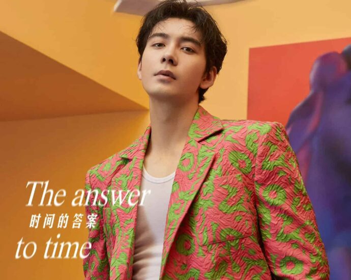 Chen Xingxu Dalam Sampul Pause Magazine Edisi Juni 2022 Potret Chen Xingxu dalam sampul Pause Magazine edisi Juni 2022. Tionghoa org - Chen Xingxu Dalam Sampul Pause Magazine Edisi Juni 2022 - 1