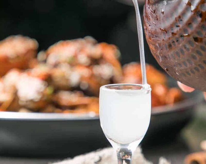 Fungsi Anggur Beras (米酒) Anggur beras kaya akan berbagai vitamin, glukosa, asam amino dan nutrisi lainnya. Fungsi Anggur Beras (米酒)