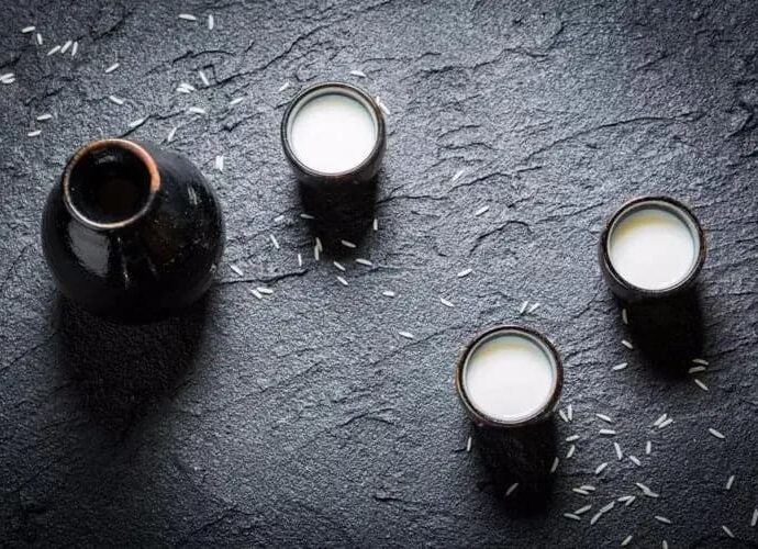 Anggur Beras - Mijiu - 米酒 Untuk Pengobatan Aneka Penyakit Anggur beras dapat untuk mengobati aneka penyakit. Anggur Beras - Mijiu - 米酒 Untuk Pengobatan Aneka Penyakit