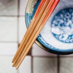 Festival Makanan Dingin, Han Shi Jie 寒食节 Meskipun banyak hari raya dan festival Tionghoa yang dirayakan sekarang, namun ada juga beberapa festival penting yang sudah ada sejak berabad-abad yang lalu. Hanya saja, keberadaan mereka semakin memudar dan maknanya tidak lagi penting. Apa Saja Bahan Pembuat Sumpit (筷子 Kuai Zi) ?