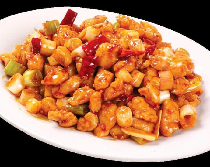 Resep Cara Membuat Masakan Tionghoa Ayam Kung Pao (Gong Bao Ji Ding 宫保鸡丁) Ayam Kung Pao merupakan masakan Tiongkok yang sudah umum dan banyak dikenal di mana-mana. Cara Membuat Masakan Tionghoa Ayam Kung Pao (Gong Bao Ji Ding 宫保鸡丁)