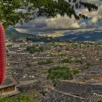 Idiom Tiongkok : Tali Bisa Memotong Kayu, Tetesan Air Bisa Menembus Batu (绳子会锯断木头,水滴能滴穿石头) Tali bisa memotong kayu, tetesan air bisa menembus batu Lijiang (丽江)) Tiongkok