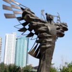 Patung Lu Ban (鲁班) Di Weifang (潍坊)